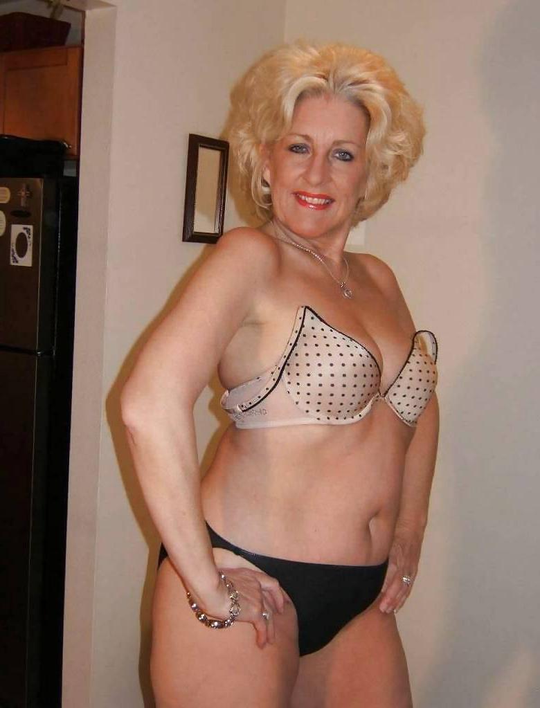 25P Nice Old Lady Blonde