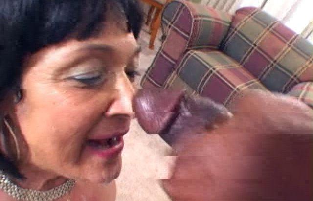25P 1075. #granny #grandma #mature