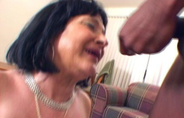 25P 1075. #granny #grandma #mature