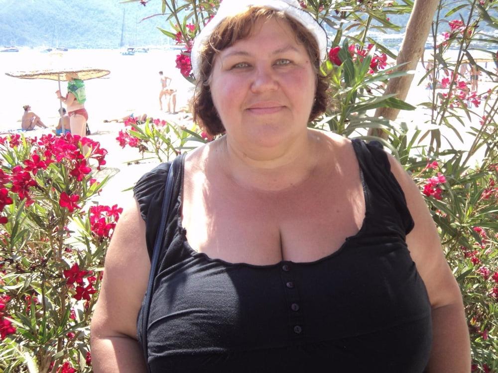 10P Busty Russian Woman 3648