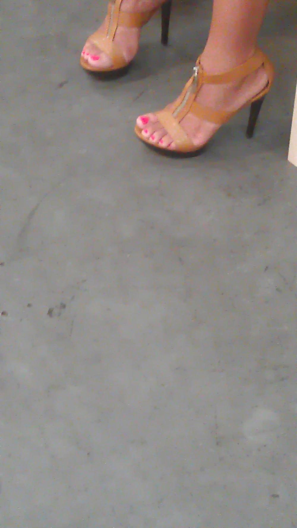 6P High heel close up