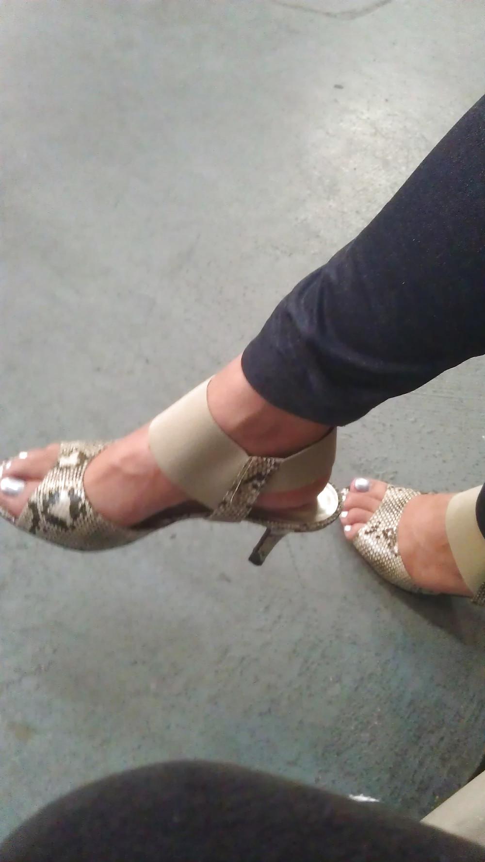6P High heel close up