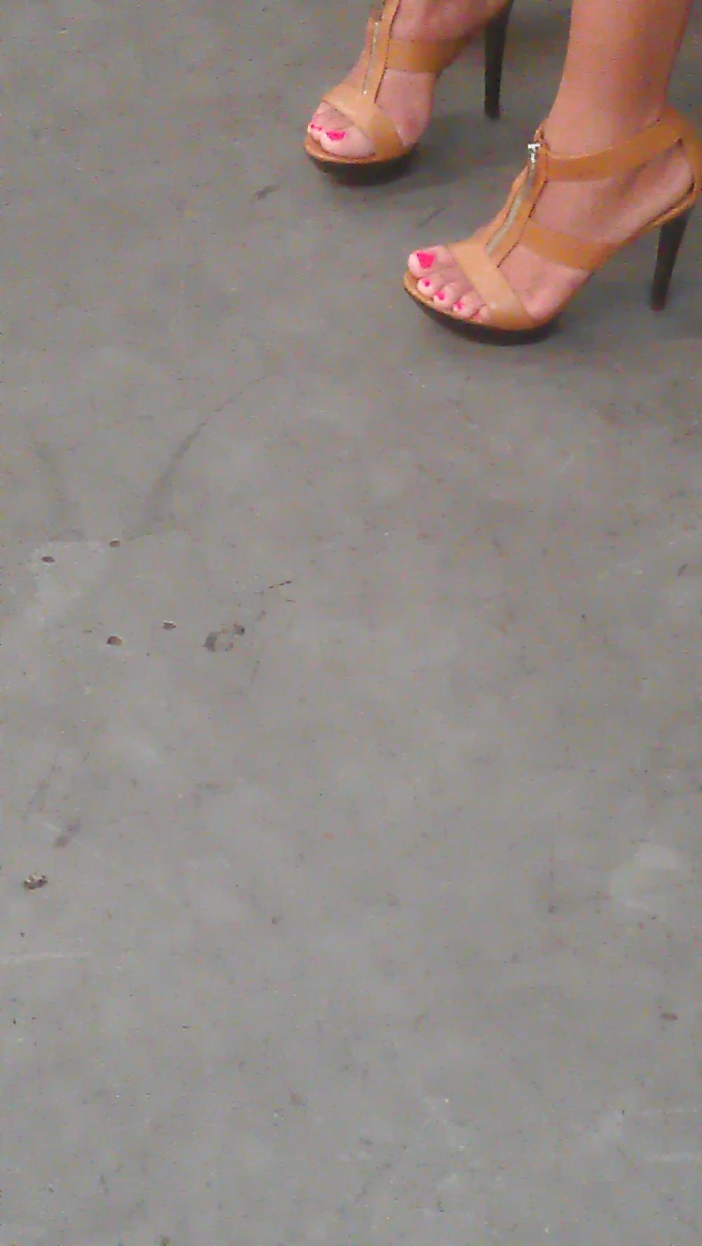 6P High heel close up