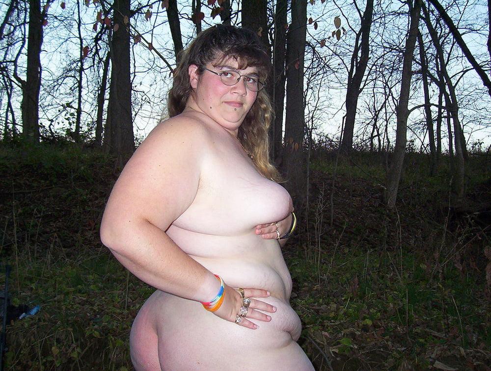 16P Bbw mix 699 (In the woods)