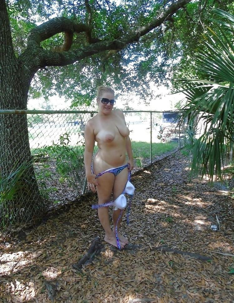 16P Bbw mix 699 (In the woods)