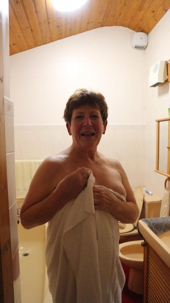 25P Sexy granny 57