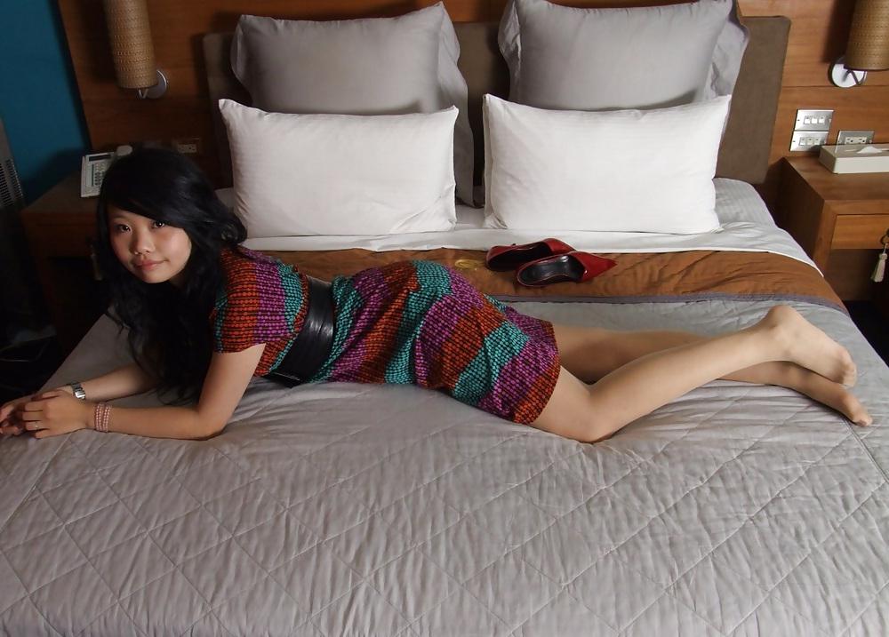 8P Asian Foot Fetish 1