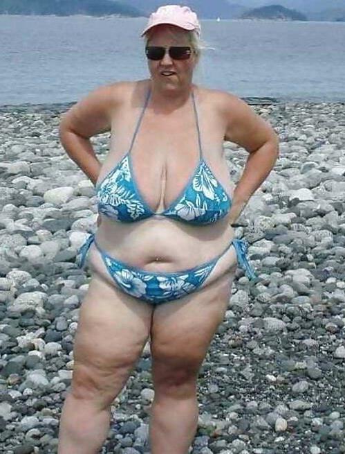 16P Bbw mix 676 (Big older women in swimsuite)