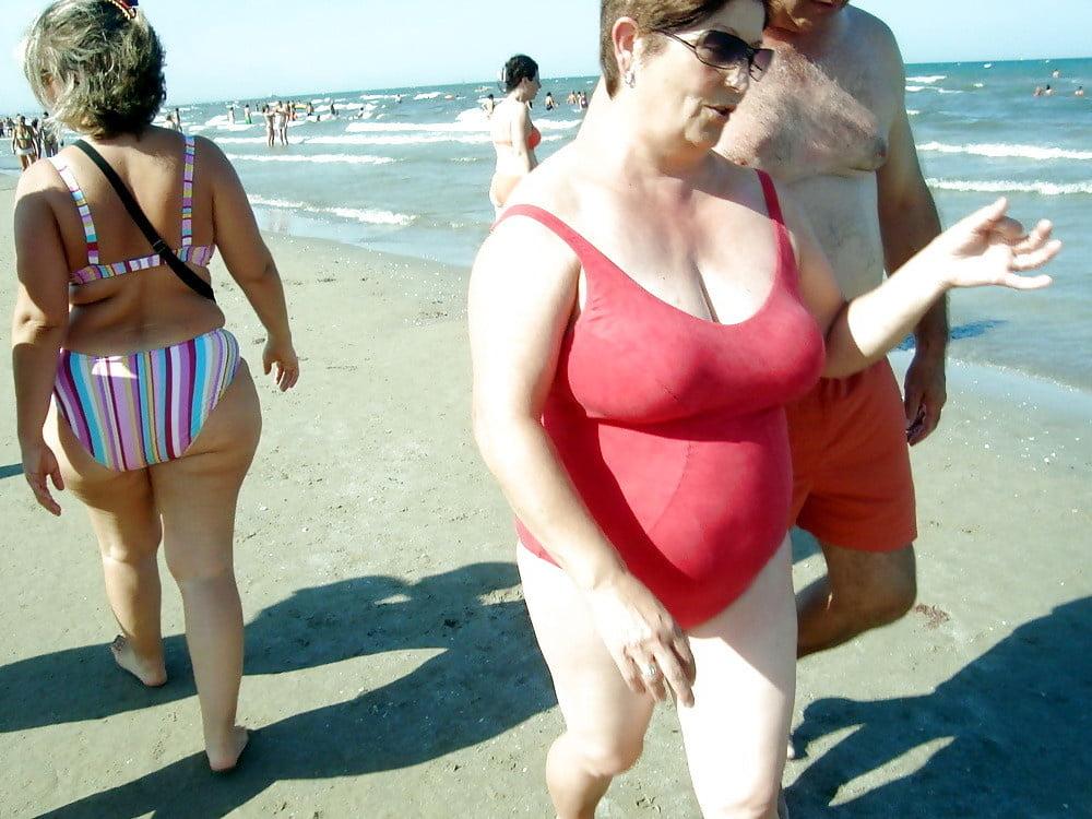 16P Bbw mix 676 (Big older women in swimsuite)
