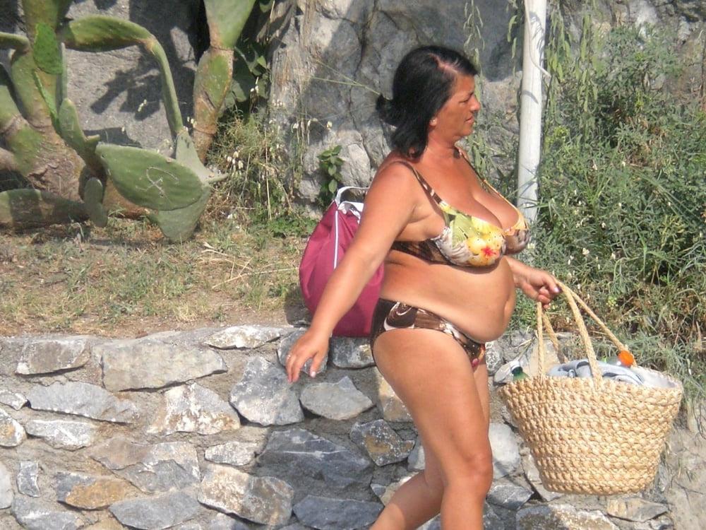 16P Bbw mix 676 (Big older women in swimsuite)