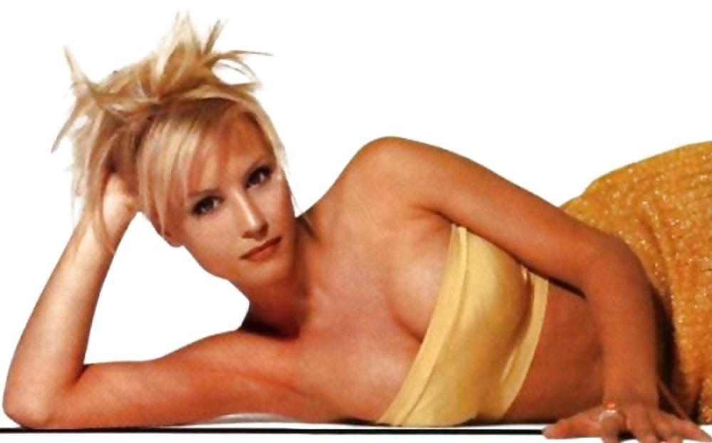 25P Denise Van Outen UK Babe (1)