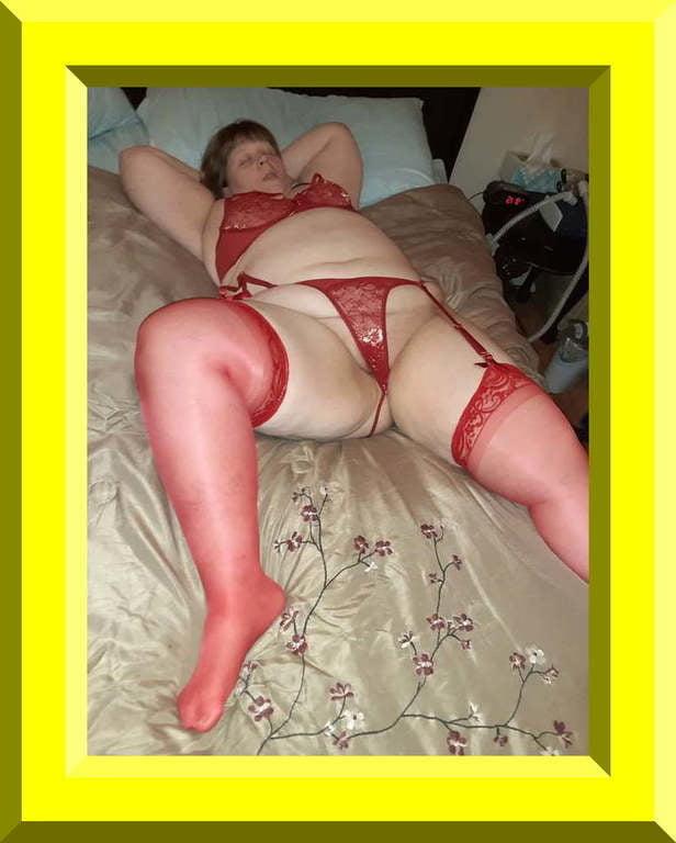 19P Expose dirty BBW web whore in red suspenders
