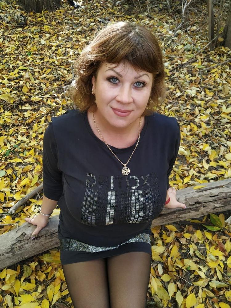 13P Busty Russian Woman 3644
