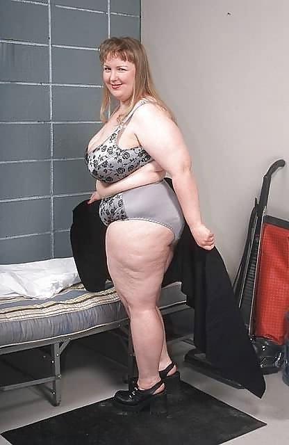 16P Bbw mix 693 (In bra)