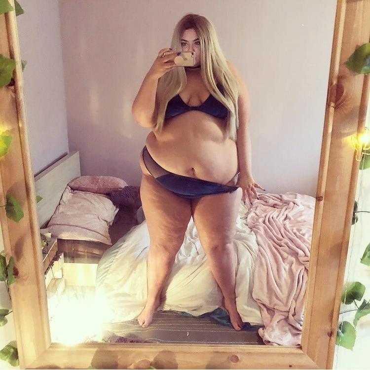 16P Bbw mix 693 (In bra)