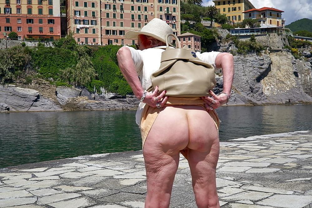 25P Granny still has a nice ass 2