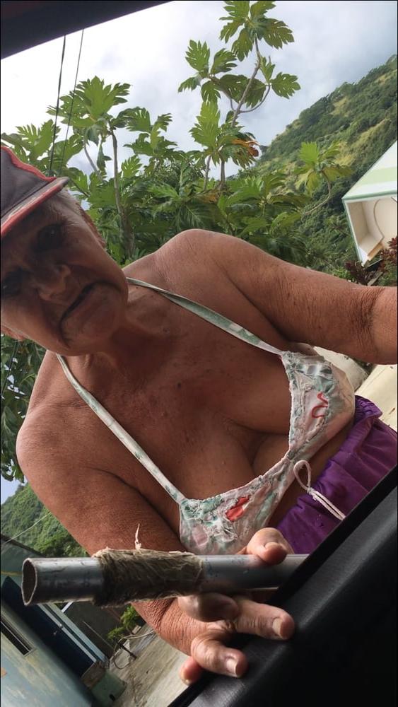 16P Granny Henriette 80 ans
