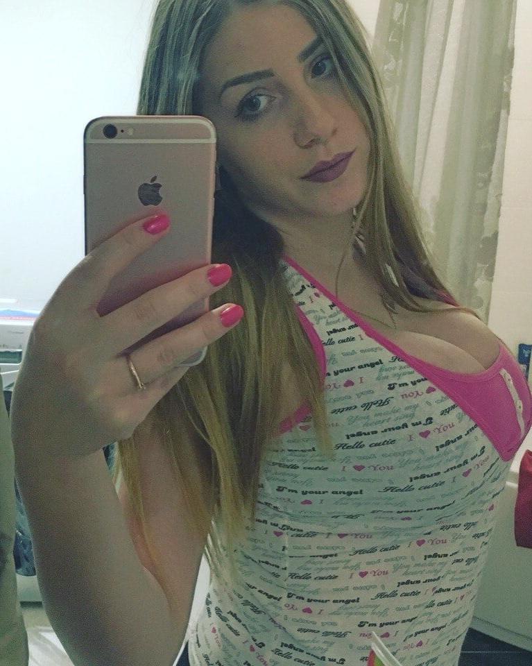 18P Busty Russian Woman 3642