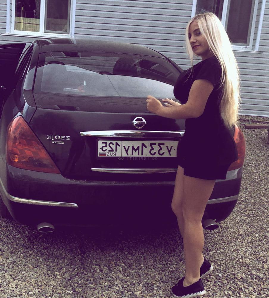 18P Busty Russian Woman 3642
