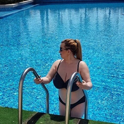 22P Busty Russian Woman 3646