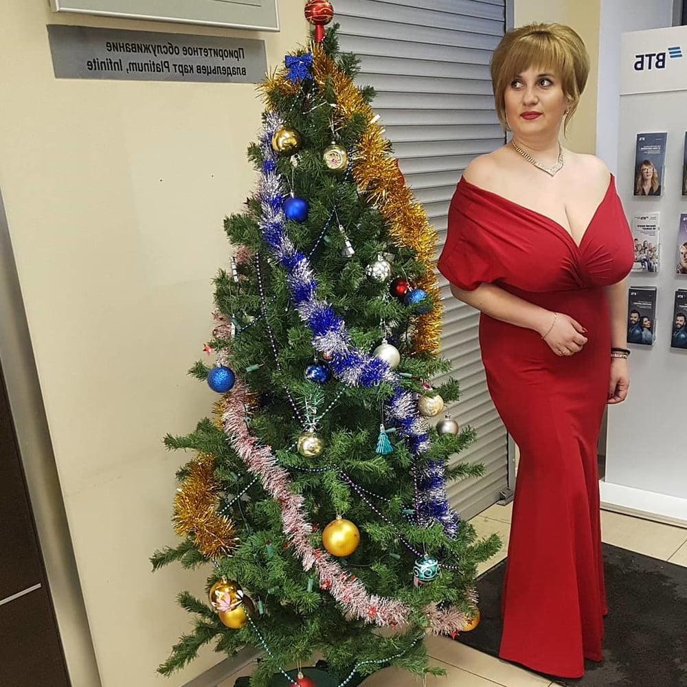 22P Busty Russian Woman 3646