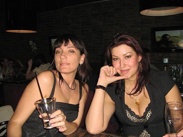 18P Busty Russian Woman 3645