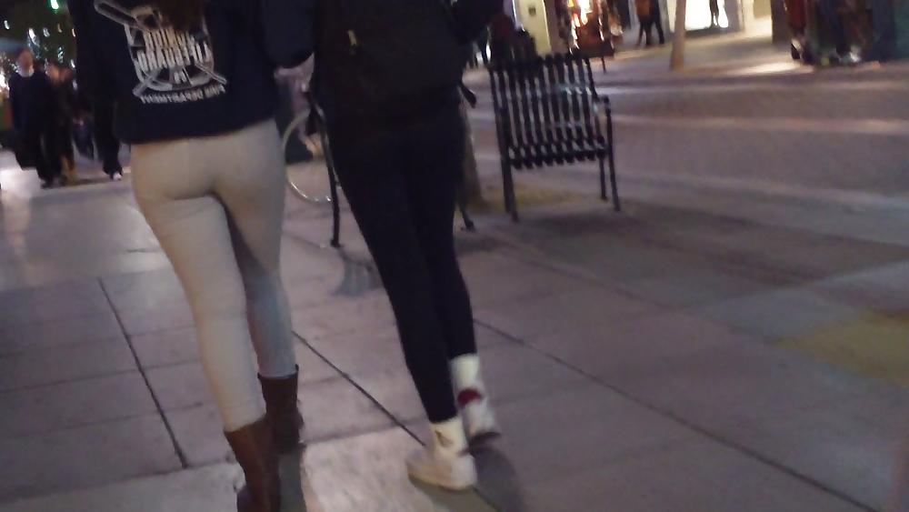 25P Nice Teen ass & butt in white jeans 