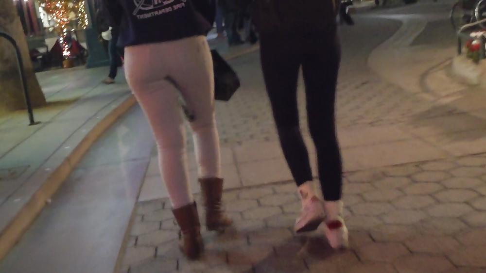 25P Nice Teen ass & butt in white jeans 