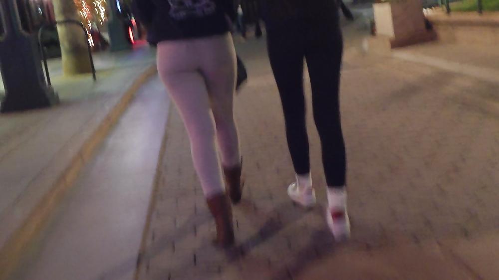 25P Nice Teen ass & butt in white jeans 