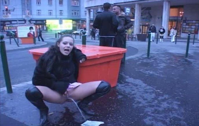 25P Pics I LIke 2085 - More Pissing