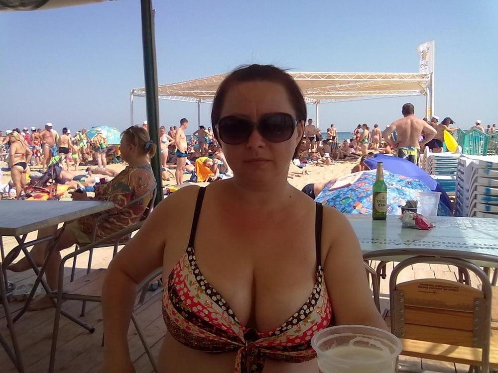 10P Busty Russian Woman 3639