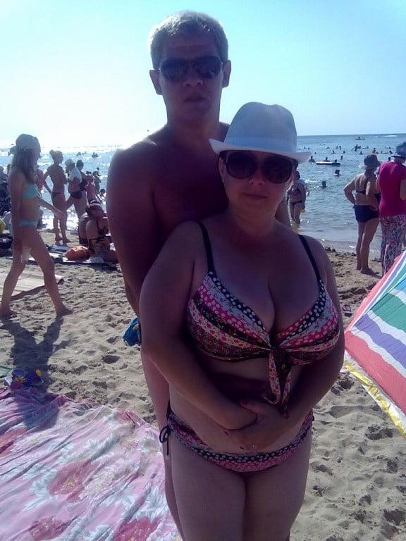 10P Busty Russian Woman 3639