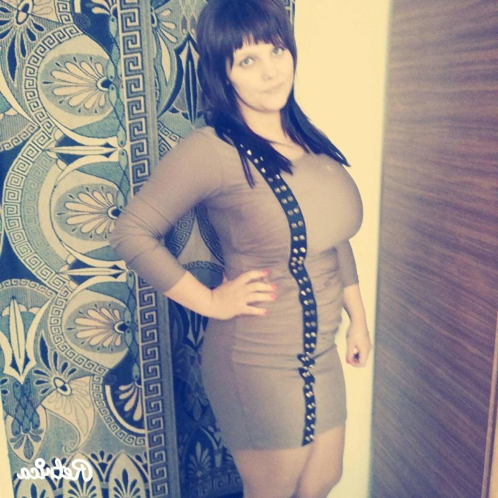 10P Busty Russian Woman 3638
