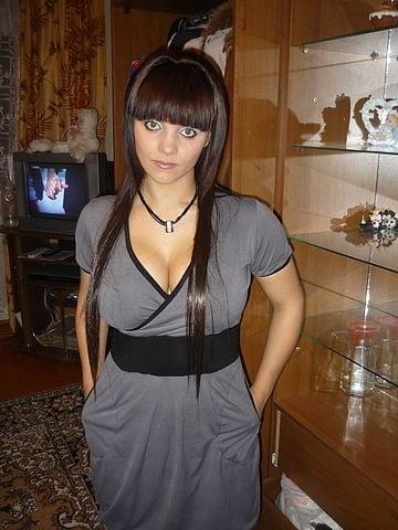 10P Busty Russian Woman 3638