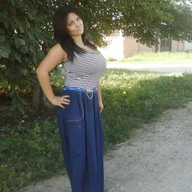 10P Busty Russian Woman 3638
