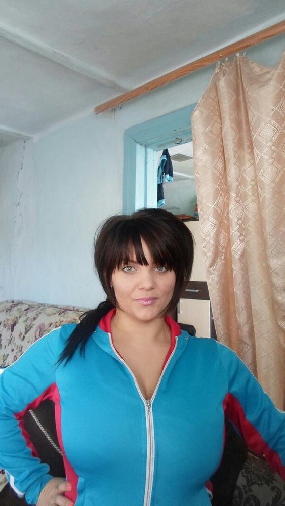 10P Busty Russian Woman 3638