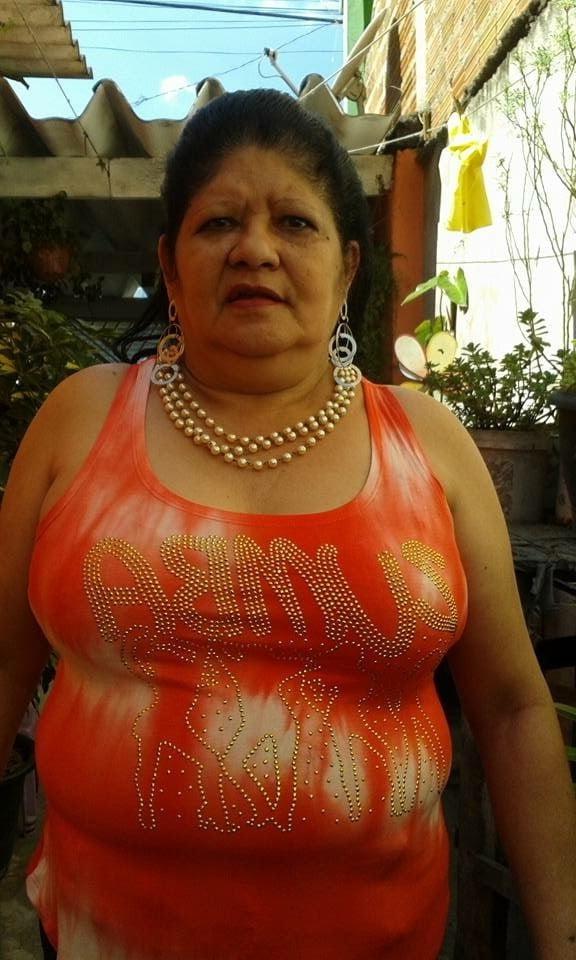 20P BBW - Mature - Clothed 4