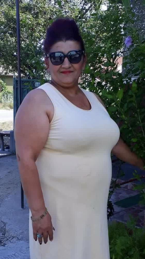 20P BBW - Mature - Clothed 4