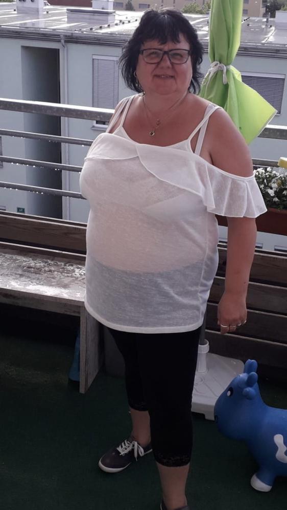 20P BBW - Mature - Clothed 4