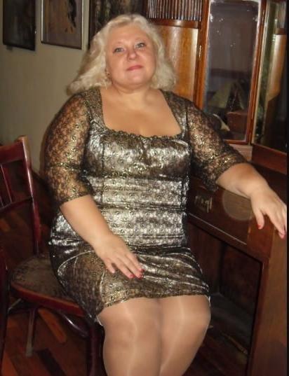 20P BBW - Mature - Clothed 4
