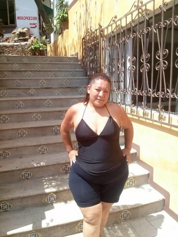 20P BBW - Mature - Clothed 4