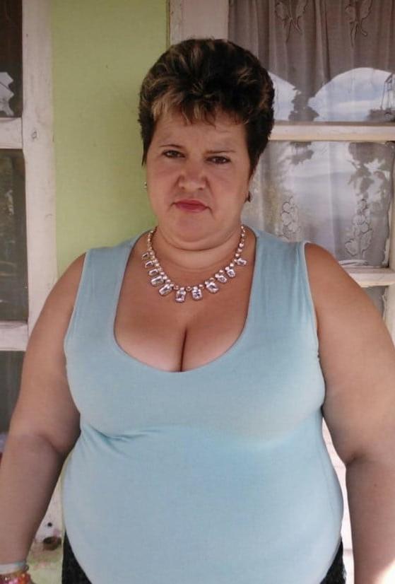20P BBW - Mature - Clothed 4