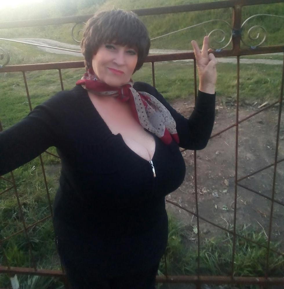 25P Busty Russian Woman 3643