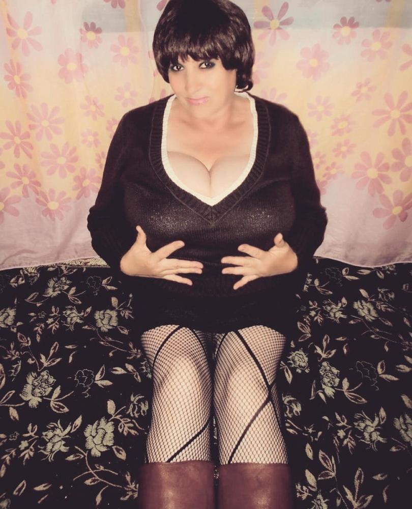 25P Busty Russian Woman 3643