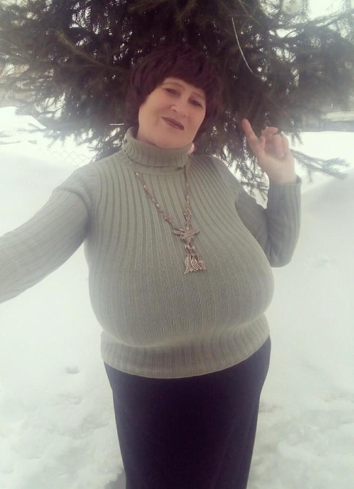 25P Busty Russian Woman 3643