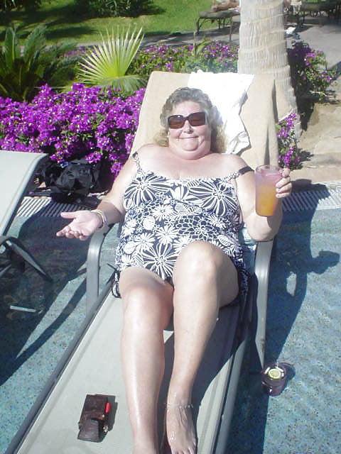 16P Bbw mix 640 (Big older women in swimsuite)
