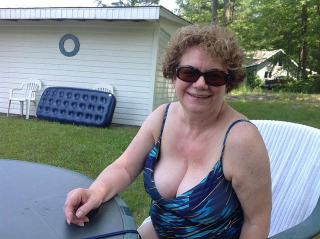 16P Bbw mix 640 (Big older women in swimsuite)