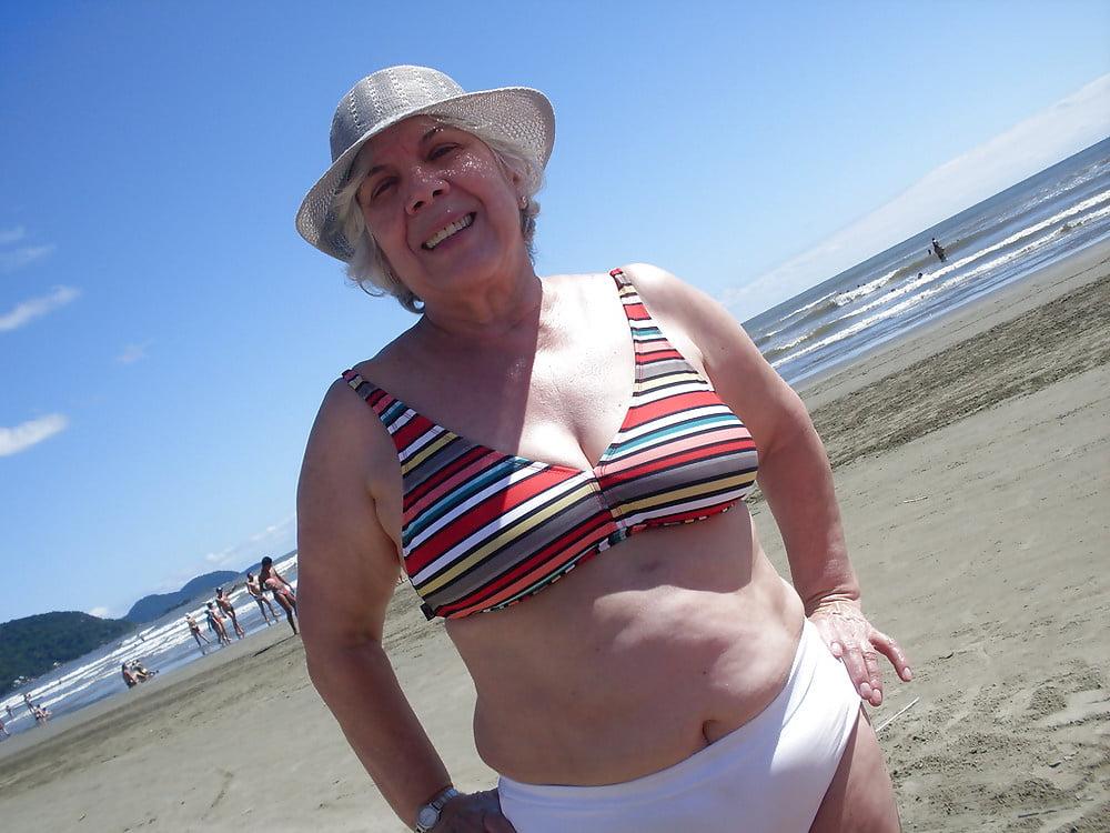 16P Bbw mix 640 (Big older women in swimsuite)