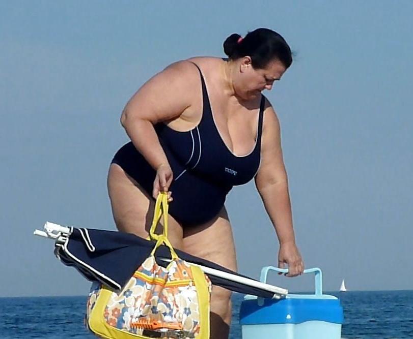16P Bbw mix 640 (Big older women in swimsuite)