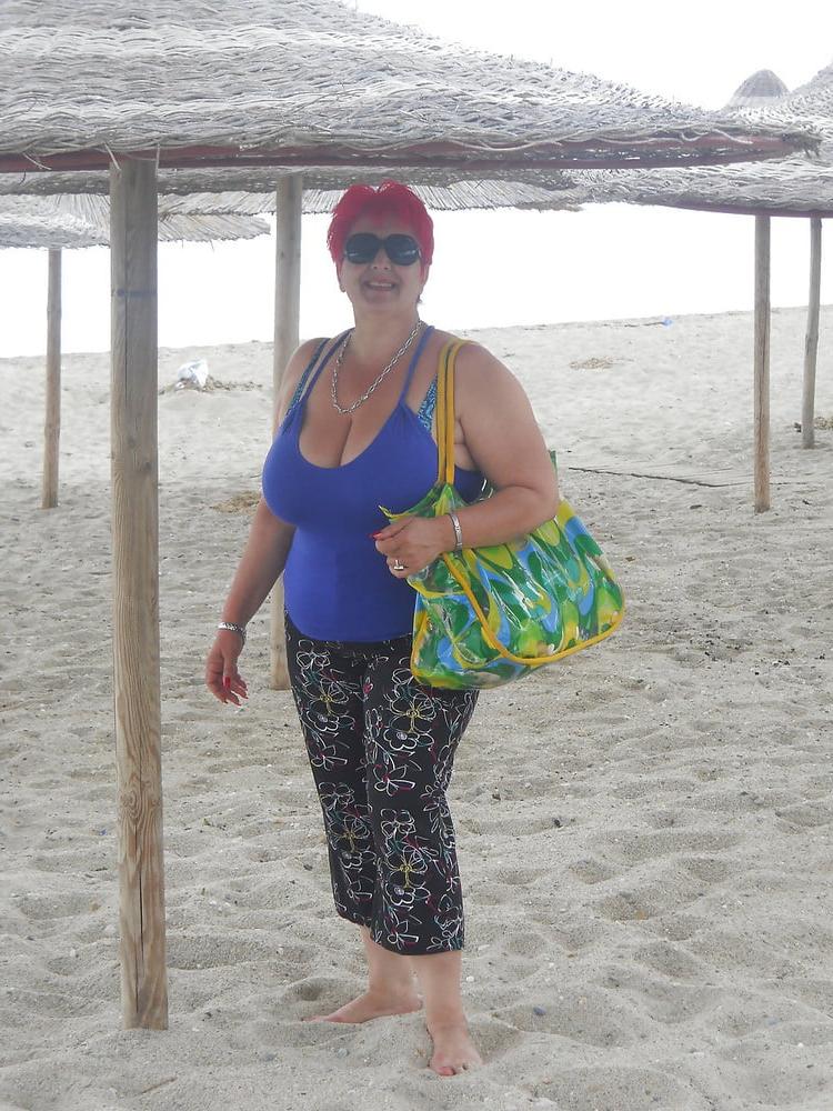 16P Bbw mix 640 (Big older women in swimsuite)